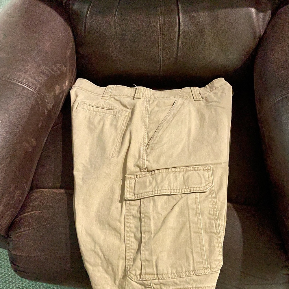 Wrangler cargo khakis shorts